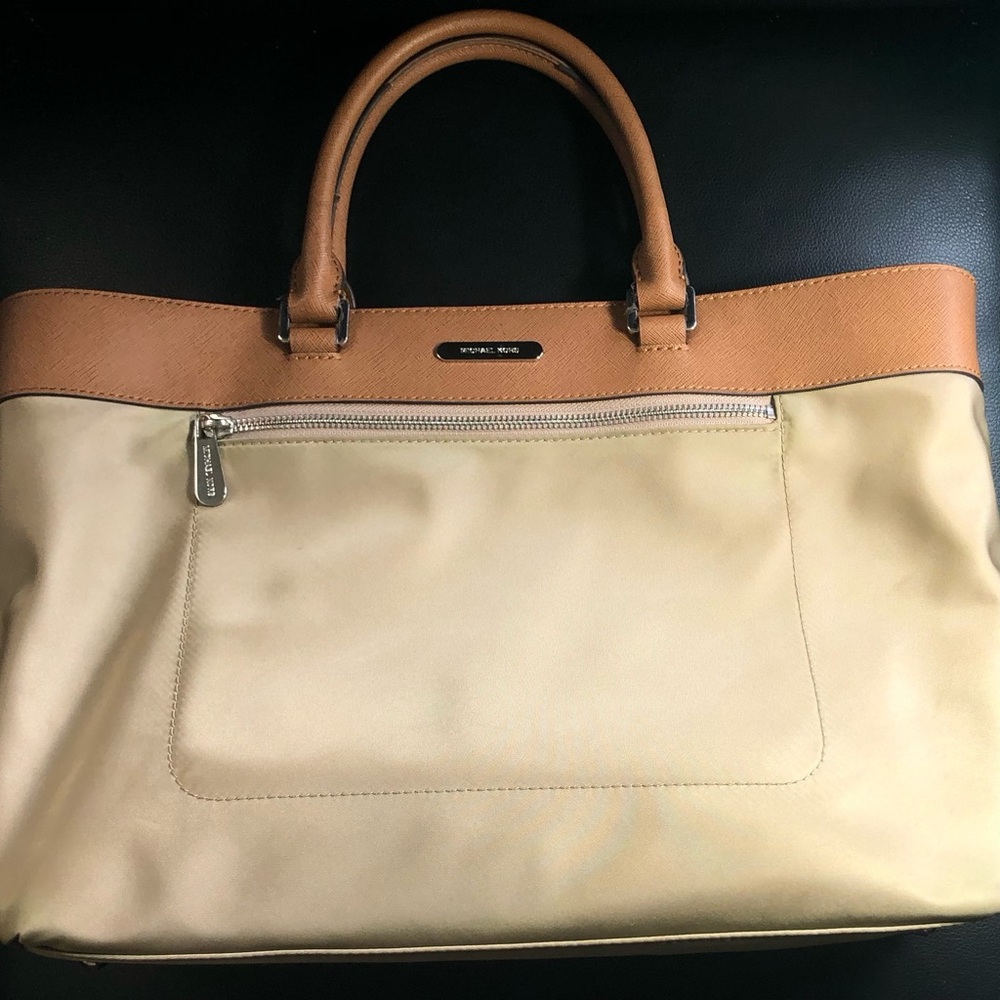 MICHAEL KORS COLGATE HANDBAG.